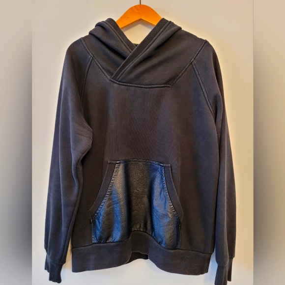 Stylish Black Hoodie w/ Leather Pocket (L) - Picture 1 of 2